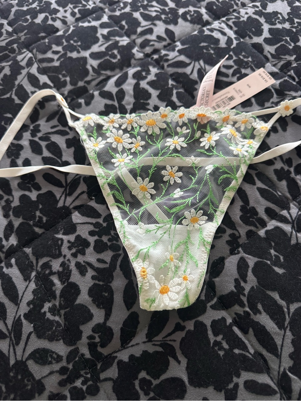 Victoria’s Secret Floral Daisy Embroidered Thong - Ivory with Green NWT SZ M
